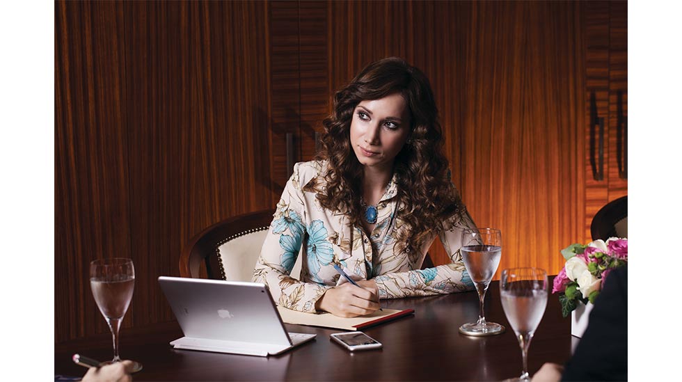 İZMİR’İN BAŞARILI VE SOSYAL İŞ KADINI MAHRU GÜREL