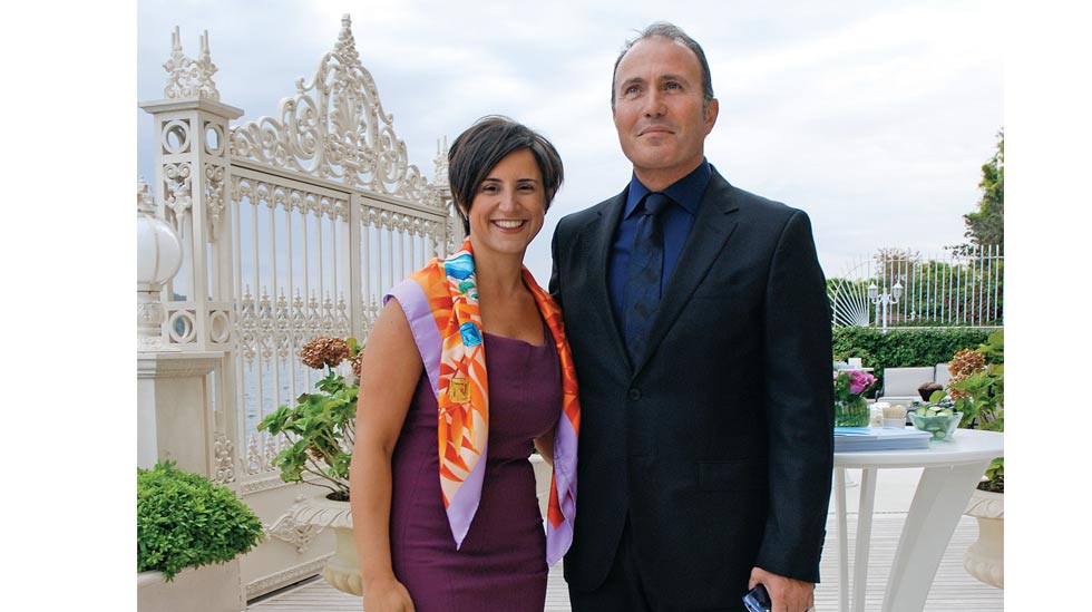 DÜNYA’DA İZMİR KADININI BAŞARIYLA TEMSİL EDEN DENİZ ÖMÜRGÖNÜLŞEN ALTUĞ