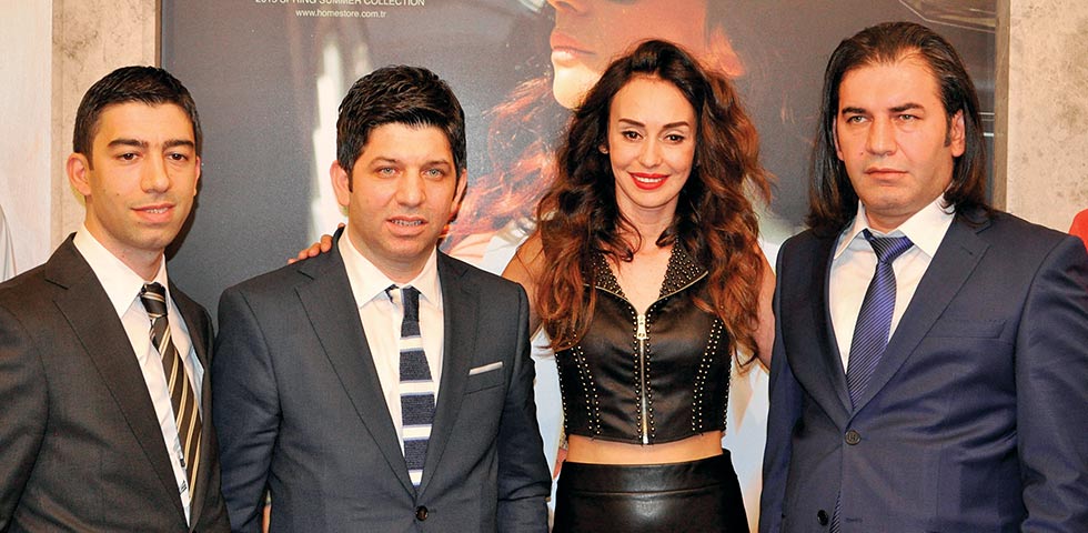 2015 İLKBAHAR / YAZ KOLEKSİYONU ÖZEL BİR DAVETLE TANITILDI