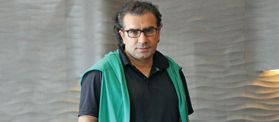 MEZOPOTAMYA VE ANADOLU'YU KENDİ SÜZGECİNDEN YANSITAN RESSAM AHMET GÜNEŞTEKİN