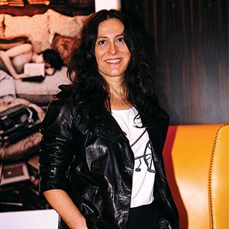 MODA  TASARIMCILARI  DERNEĞİ  BAŞKANI  VE  TASARIMCI MEHTAP  ELAİDİ