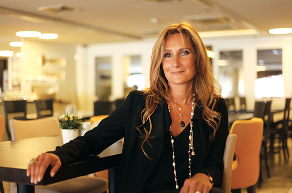 GALERİ İDİL’DE SERGİ AÇAN RESSAM TALİN MERT