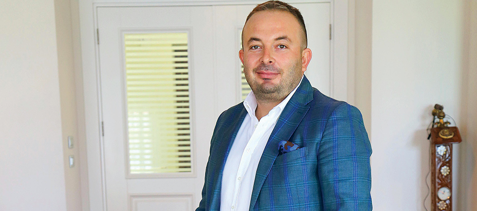 HAYALLERİNİN PEŞİNDE KOŞAN İDEALİST BİR İŞ ADAMI, MEHMET TOSMUR