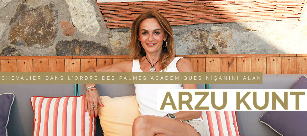 CHEVALIER DANS L’ORDRE DES PALMES ACADÉMIQUES NİŞANINI ALAN ARZU KUNT
