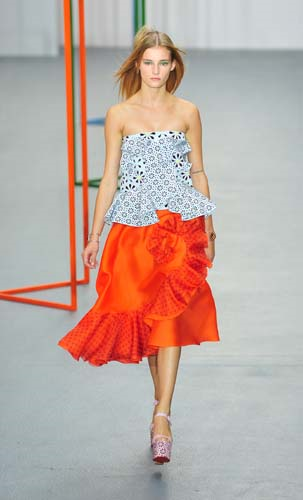 70’LERE DÖNÜŞ HOLLY FULTON