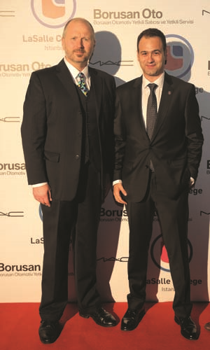 BORUSAN OTO İSTİNYE’DE LASALLE COLLEGE DEFİLESİ 