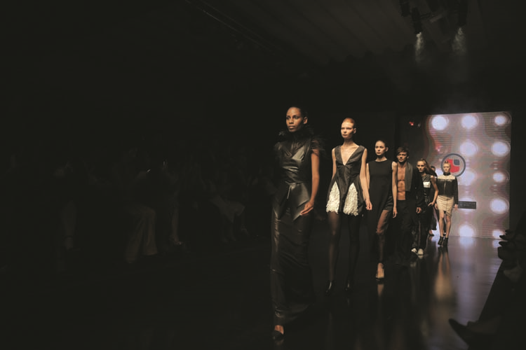 BORUSAN OTO İSTİNYE’DE LASALLE COLLEGE DEFİLESİ 