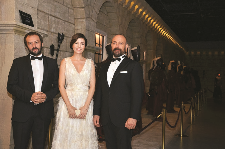 “MUHTEŞEM YÜZYIL TEŞHİR-İ İHTİŞAM” SERGİSİ  DOHA’DA AÇILDI