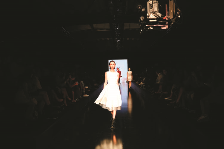 BORUSAN OTO İSTİNYE’DE LASALLE COLLEGE DEFİLESİ 