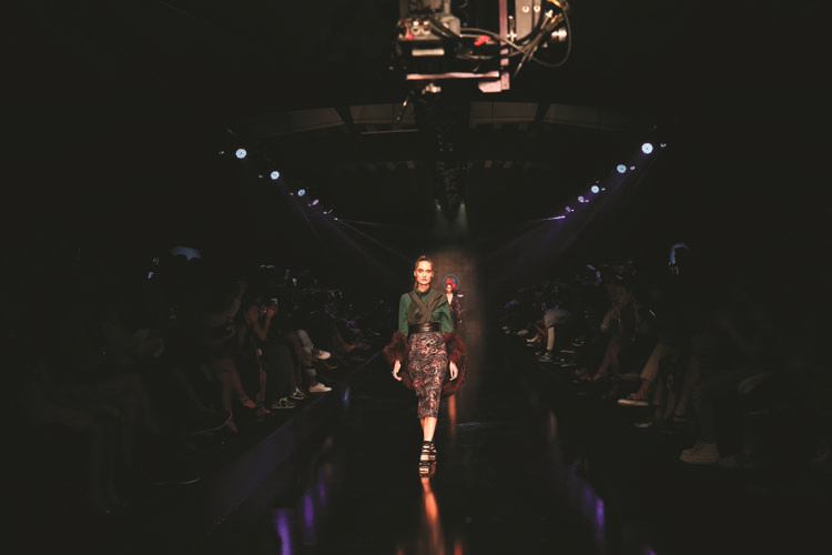 BORUSAN OTO İSTİNYE’DE LASALLE COLLEGE DEFİLESİ 