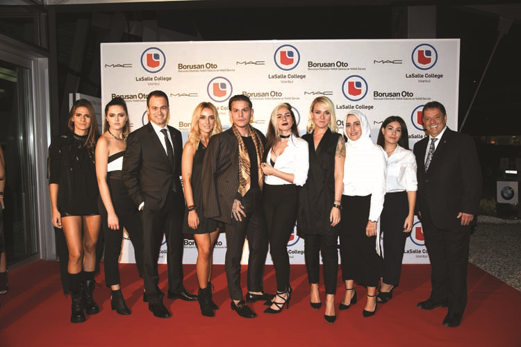 BORUSAN OTO İSTİNYE’DE LASALLE COLLEGE DEFİLESİ 