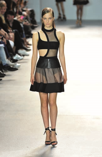 DÖVÜŞ SPORLARI DANSLA BULUŞUNCA DAVID KOMA