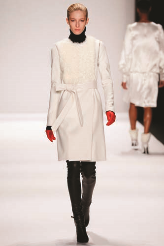 THOMAS WYLDE’IN YARATICISI PAULA THOMAS ROCK’N ROLL’DAN BESLENİYOR