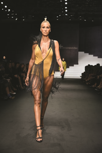 CENGİZ ABAZOĞLU’DAN SONSUZ SEVGİ KOLEKSİYONU 