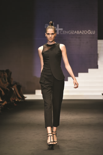 CENGİZ ABAZOĞLU’DAN SONSUZ SEVGİ KOLEKSİYONU 