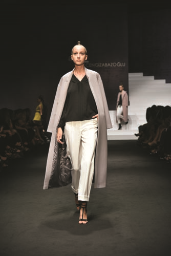 CENGİZ ABAZOĞLU’DAN SONSUZ SEVGİ KOLEKSİYONU 