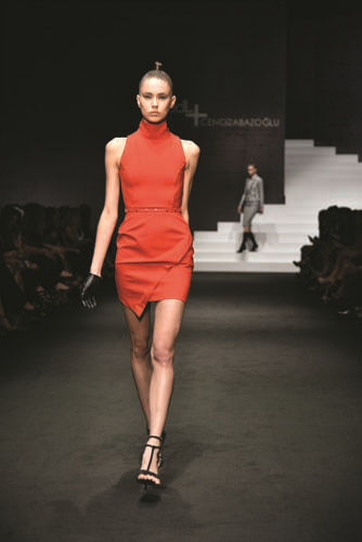 CENGİZ ABAZOĞLU’DAN SONSUZ SEVGİ KOLEKSİYONU 