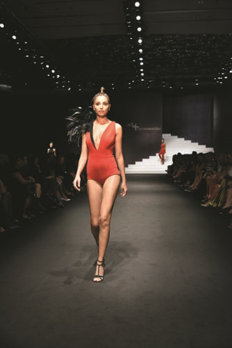 CENGİZ ABAZOĞLU’DAN SONSUZ SEVGİ KOLEKSİYONU 