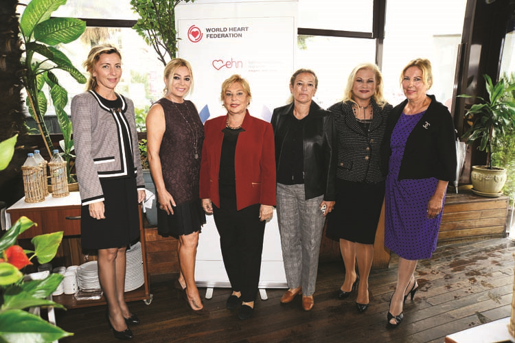 TÜRK KALP VAKFI YARARINA  KALP DOSTLARI BULUŞTU