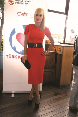 TÜRK KALP VAKFI YARARINA  KALP DOSTLARI BULUŞTU