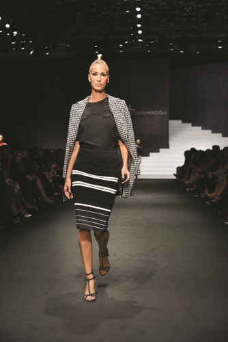 CENGİZ ABAZOĞLU’DAN SONSUZ SEVGİ KOLEKSİYONU 