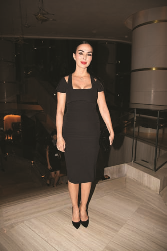 CENGİZ ABAZOĞLU’DAN SONSUZ SEVGİ KOLEKSİYONU 