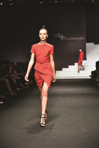 CENGİZ ABAZOĞLU’DAN SONSUZ SEVGİ KOLEKSİYONU 