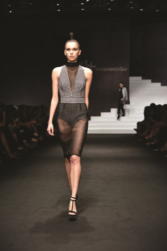 CENGİZ ABAZOĞLU’DAN SONSUZ SEVGİ KOLEKSİYONU 