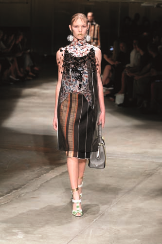 MİLANO MODA HAFTASI’NDAN 2016 İLKBAHAR YAZ MODASI