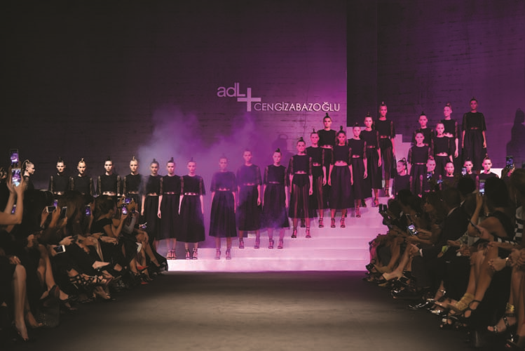 CENGİZ ABAZOĞLU’DAN SONSUZ SEVGİ KOLEKSİYONU 