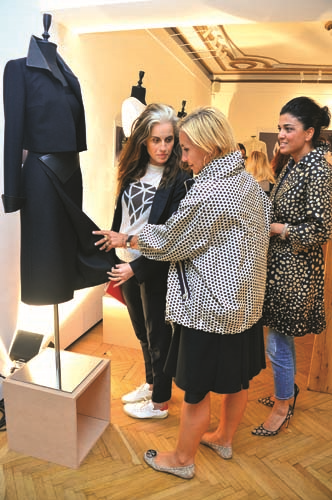 MODAYA KLEOPATRA’NIN  ENERJİK  DOKUNUŞU   