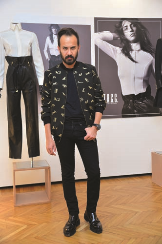 MODAYA KLEOPATRA’NIN  ENERJİK  DOKUNUŞU   