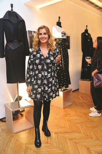 MODAYA KLEOPATRA’NIN  ENERJİK  DOKUNUŞU   