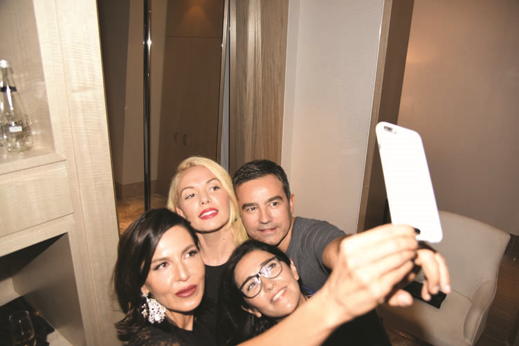 DEFİLE ÖNCESİ KULİS HEYECANI