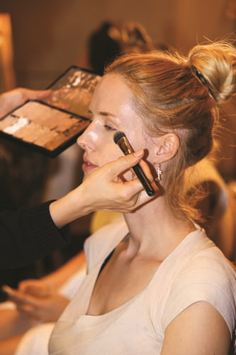 DEFİLE ÖNCESİ KULİS HEYECANI