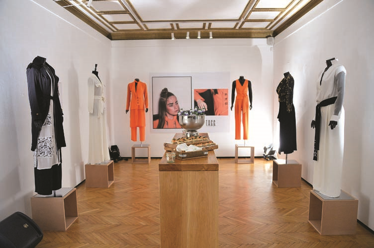 MODAYA KLEOPATRA’NIN  ENERJİK  DOKUNUŞU   