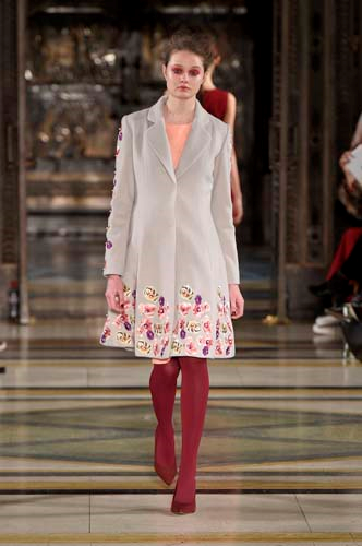 KORELİ TASARIMCI SOOJIN LEE SON  KOLEKSİYONUNDA  MİLİTER DETAYLARA  YER VERDİ