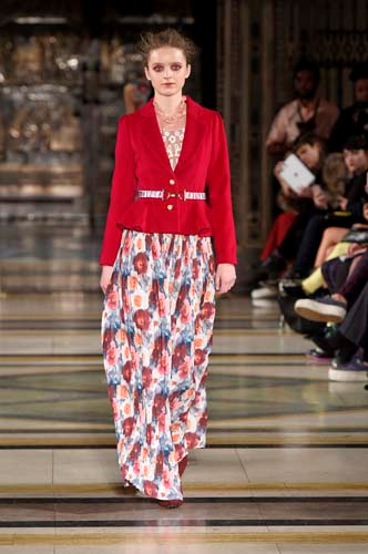 KORELİ TASARIMCI SOOJIN LEE SON  KOLEKSİYONUNDA  MİLİTER DETAYLARA  YER VERDİ