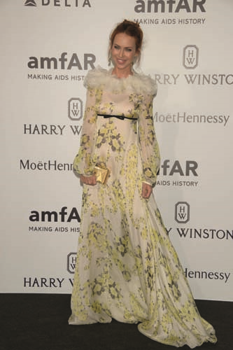 ÜNLÜLER YARDIM GALASINDA BULUŞTU