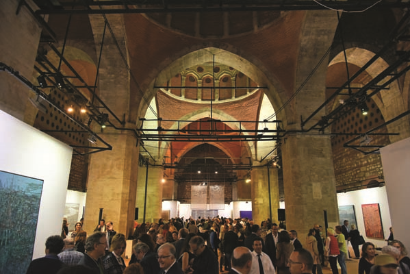 DEVRİM ERBİL’İN  “AKADEMİDE 50 YIL”  SERGİSİ SANATSEVERLER İLE BULUŞTU