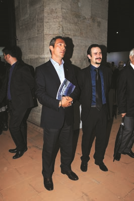 DEVRİM ERBİL’İN  “AKADEMİDE 50 YIL”  SERGİSİ SANATSEVERLER İLE BULUŞTU