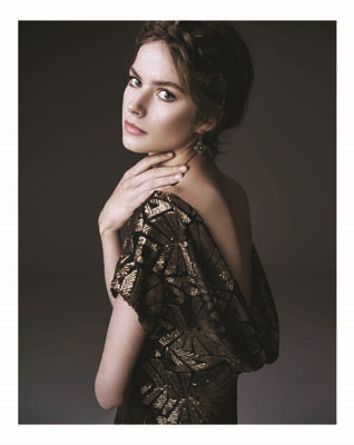 DİLEK HANİF 2015/ 16 SONBAHAR-KIŞ KOLEKSİYONU KOYU ROMANTİZM ESİNTİSİ