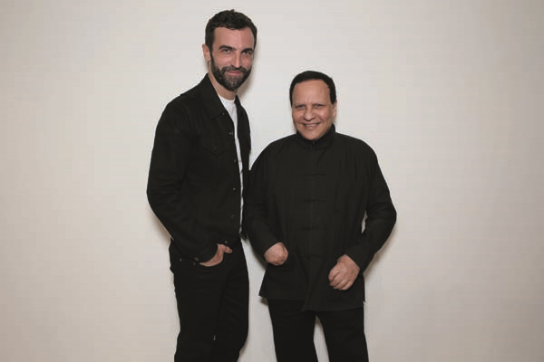 PARİS MODA HAFTASINDA TASARIMCILARIN RENKLİ DÜNYALARINA YOLCULUK