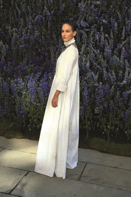 PARİS MODA HAFTASINDA TASARIMCILARIN RENKLİ DÜNYALARINA YOLCULUK