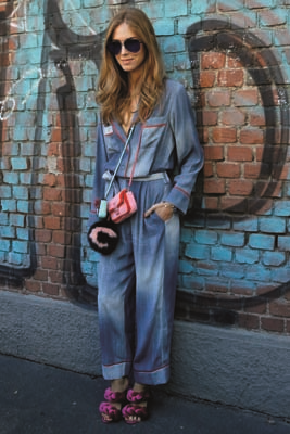 CHIARA FERRAGNI EĞLENCELİ TARZIYLA FARK YARATIYOR