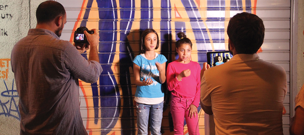 “AŞKINI BAŞKA DİLDE ANLAT” 	 