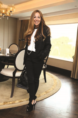 KRAL DAİRESİNDE LÜKS YAŞAMA DAİR TANITIM DAVETİ 