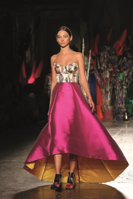 LEITMOTIV’İN TASARIMCILARI JUAN CARO & FABIO SASSO BAŞROLÜ BASKILARA VE CANLI RENKLERE VERİYORLAR