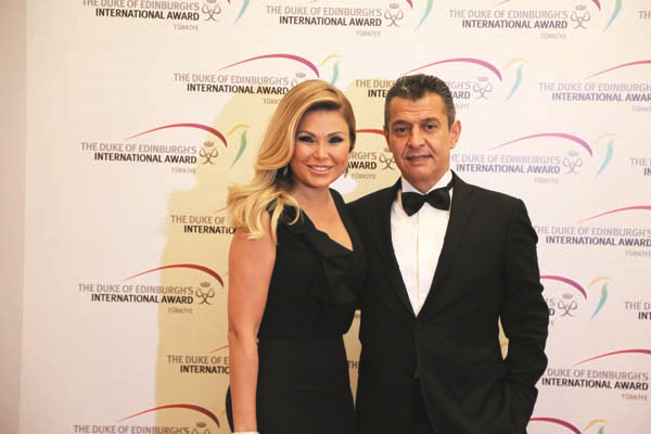 PRENS EDWARD’IN ONUR KONUĞU OLDUĞU GALA YEMEĞİNDE  CEMİYET BULUŞTU