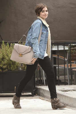 LILY COLLINS FARKLI TARZLARI DENEMEYİ SEVİYOR